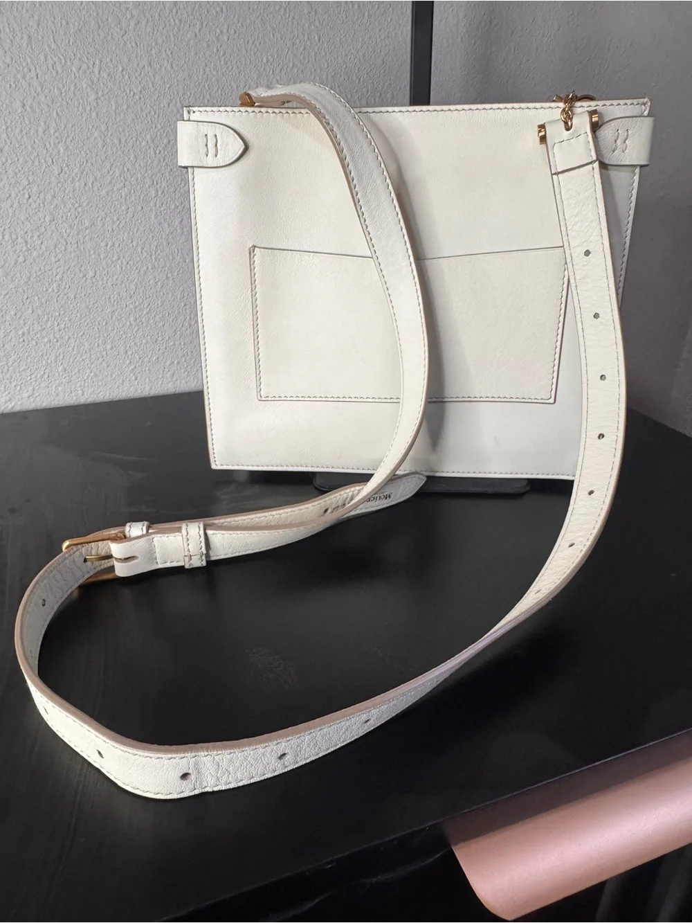 Metier leather strap silhouette